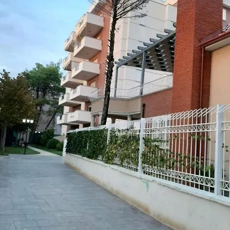 Seaview Haven - Golem, Albania Apartmán *