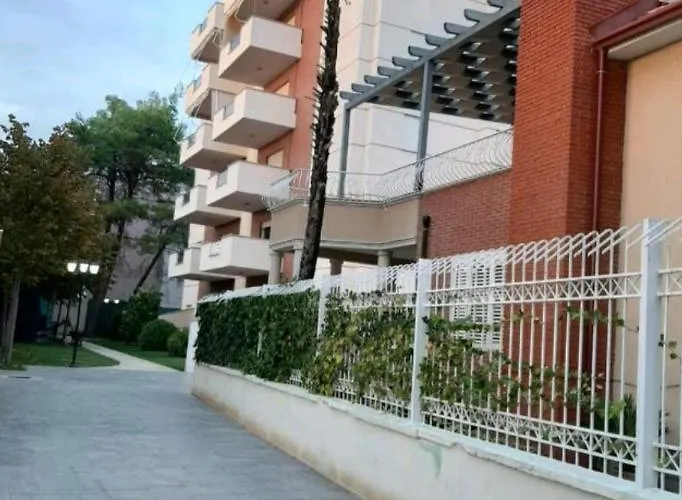 Seaview Haven - Golem, Albania Apartman *